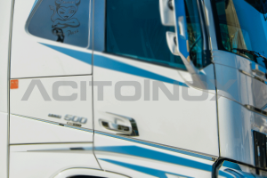 Entourage inox sur calandre Volvo FH4 2013 à 2020 Accessoire en Aci